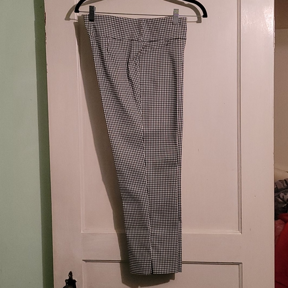 Houndstooth capris